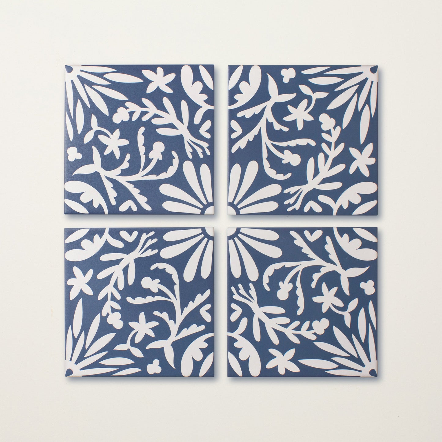 Jardín de Luna Flowers Porcelain Tile