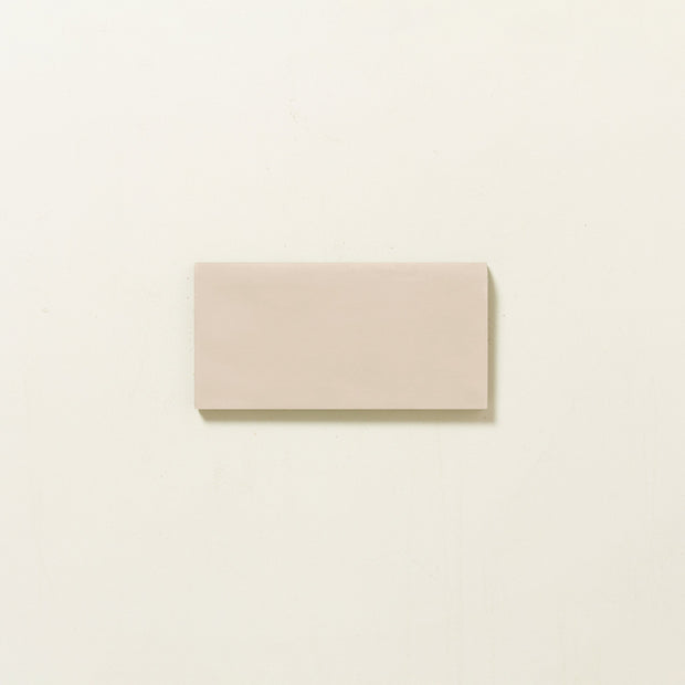 Neutral skirting